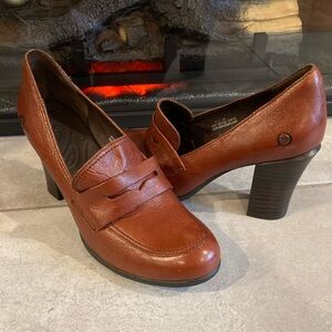 Born Heel loafer shoes